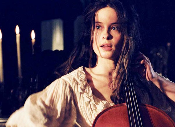 Lanetli Kadın Fotoğrafı