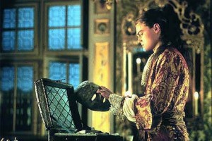 Demir Maskeli Adam Fotoğrafı