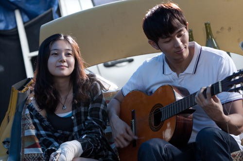 Acoustic Fotoğrafı