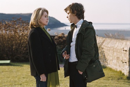 His Mother's Eyes Fotoğrafı