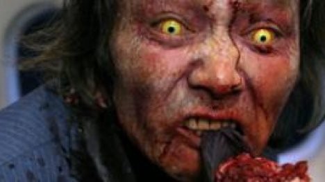 Yaşayan Ölülerin Uçuşu Fotoğrafı