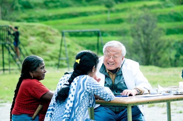 Calling 3: Himalayan Schweitzer Fotoğrafı