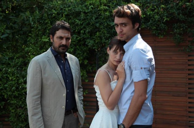 Bir Çocuk Sevdim Fotoğrafı