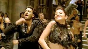 Ladies vs Ricky Bahl Fotoğrafı