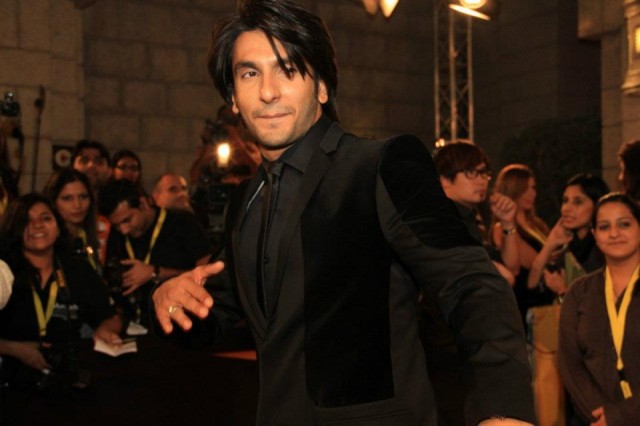 Ladies vs Ricky Bahl Fotoğrafı