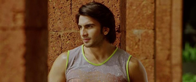 Ladies vs Ricky Bahl Fotoğrafı