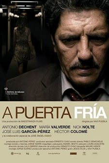 A puerta fría (2012) afişi