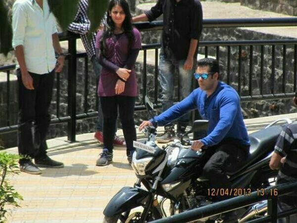 Mental: For a Cause Fotoğrafı