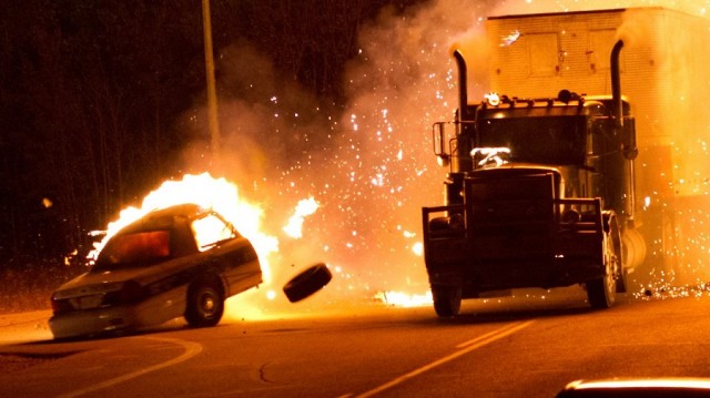 Asla Yabancılarla Oynama 3 Fotoğrafı