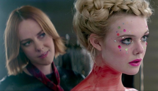 Neon Şeytan Fotoğrafı