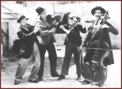 Yiddle with His Fiddle fotoğrafı