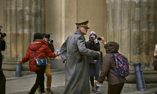 Look Who's Back Fotoğrafı