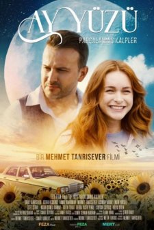 Ay Yüzü Parçalanmış Kalpler (2022) afişi