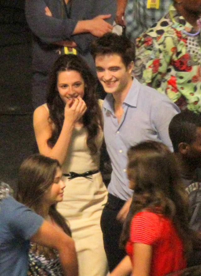 Alacakaranlık Efsanesi: Şafak Vakti Bölüm 1 Fotoğrafı