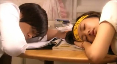 Erkekler Çiçeklerden Önce Gelir Fotoğrafı