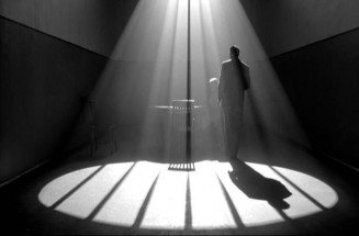 Orada Olmayan Adam Fotoğrafı