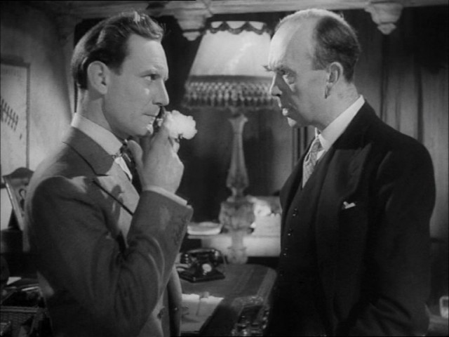 Green For Danger fotoğrafı