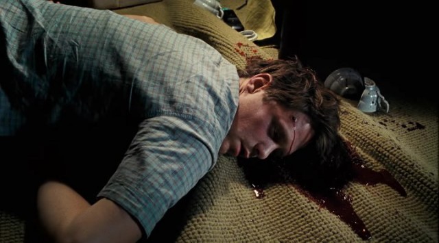 Ateşle Oynayan Kız Fotoğrafı