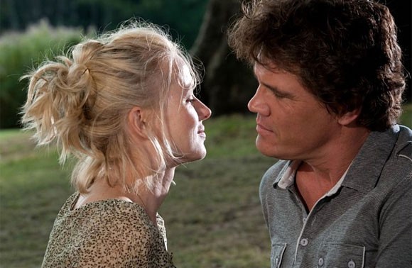 Uzun Boylu Esmer Adam Fotoğrafı