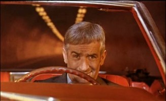 Daldaki Otomobil Fotoğrafı