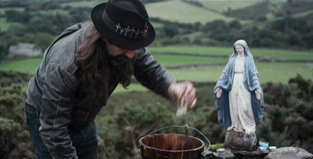 Holy Water Fotoğrafı