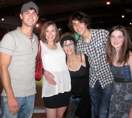 Peace, Love, & Misunderstanding Fotoğrafı