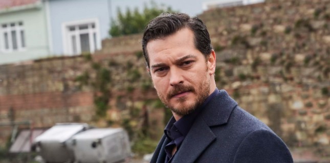 Çağatay Ulusoy'lu "Uykusuz Adam" Filmi Geliyor!