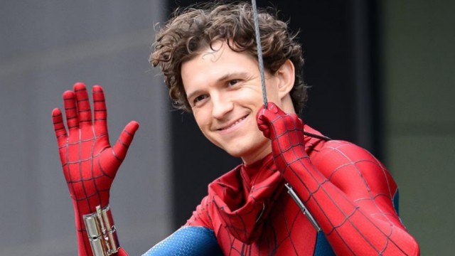 Tom Holland "Örümcek-Adam" Setinde Kaza Geçirdi!