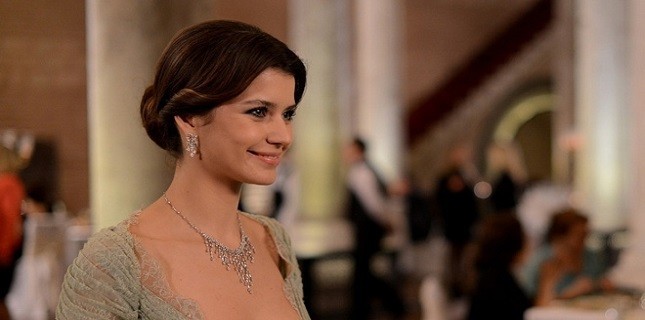 Kösem Sultan'ı Beren Saat Mi Oynayacak?