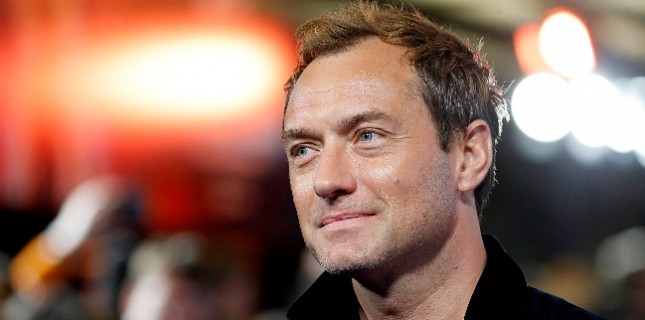 Jude Law “Yıldız Savaşları” Evrenine Dahil Oluyor!