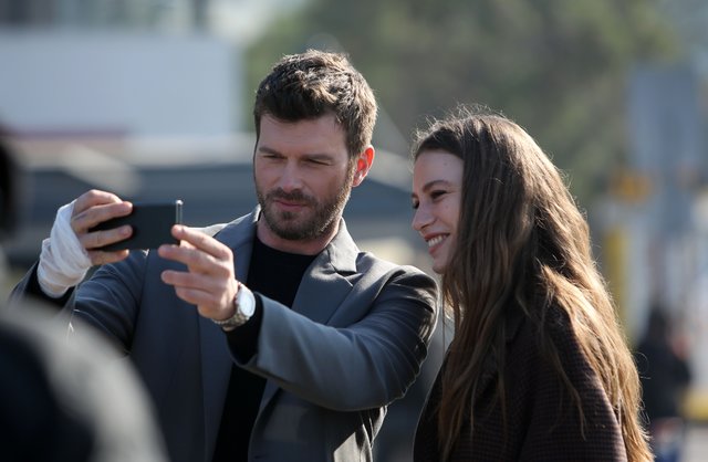 "Aile" Show TV Kıvanç Tatlıtuğ ve Serenay Sarıkaya