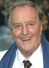 Robert Hardy fotoğrafı