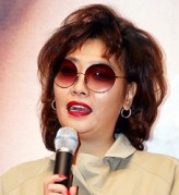 Lee Yoo-jin (i) fotoğrafı