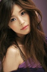 Jung Si-ah fotoğrafı