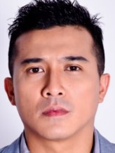 Aaron Aziz fotoğrafı