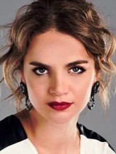 Tuğçe Kazaz fotoğrafı