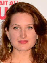 Julia Piaton fotoğrafı