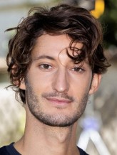 Pierre Niney fotoğrafı