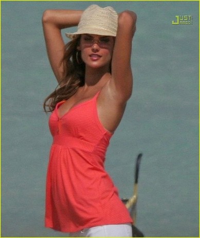 Alessandra Ambrosio Fotoğrafı