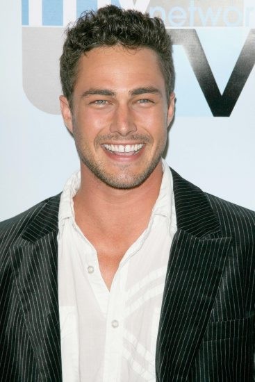 Taylor Kinney Fotoğrafı