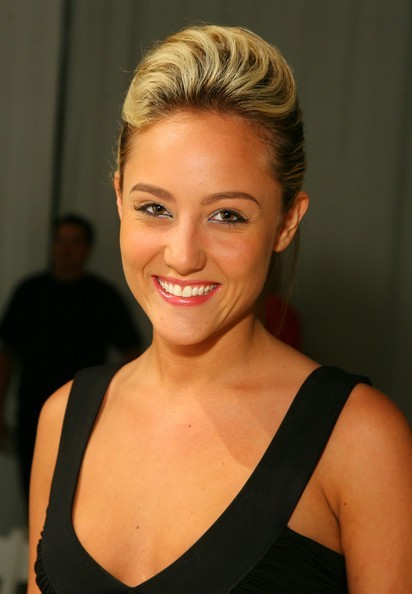 Lauren C. Mayhew Fotoğrafı