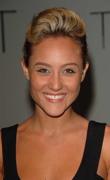 Lauren C. Mayhew Fotoğrafı