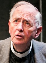 Benjamin Whitrow fotoğrafı