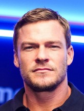 Alan Ritchson fotoğrafı