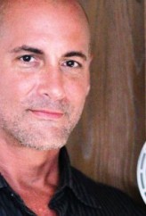 Richard Morgan fotoğrafı