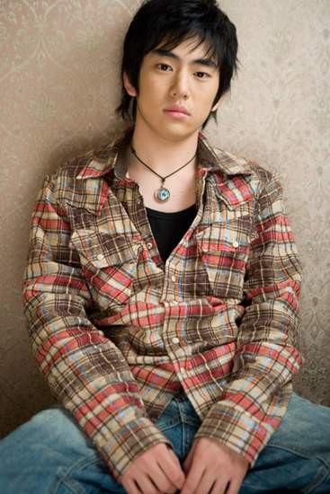 Ahn Yong-joon Fotoğrafı