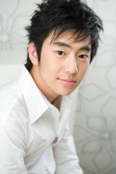 Ahn Yong-joon fotoğrafı