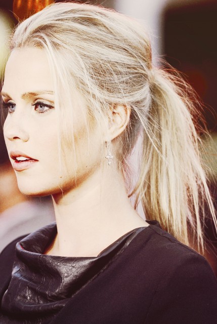 Claire Holt Fotoğrafı