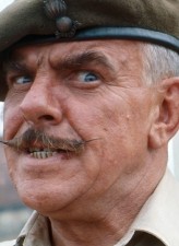 Windsor Davies fotoğrafı