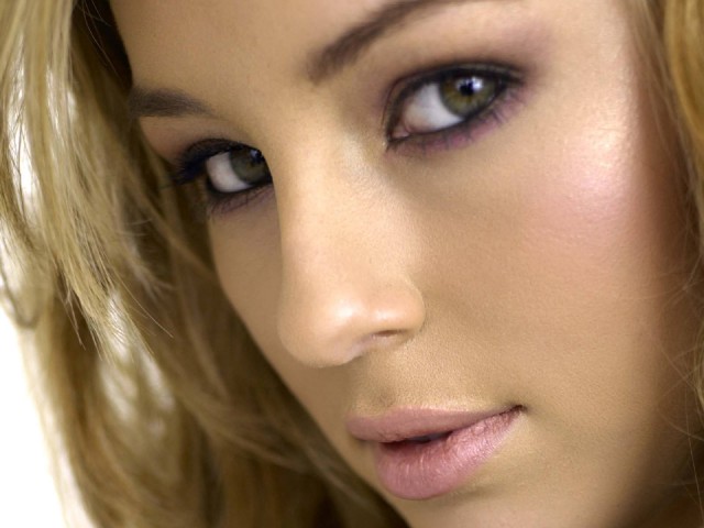 Keeley Hazell Fotoğrafı